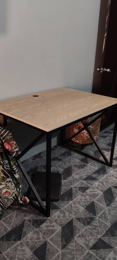 computer gaming table