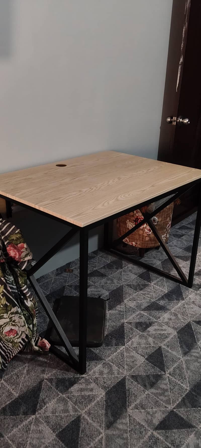 computer gaming table 0