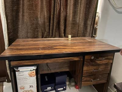 Premium Wooden Office Table – Strong & Spacious