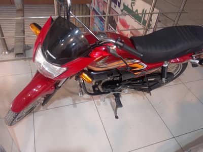 Honda pridor for sale in Peshawar one hand use mileage 11950 mint co