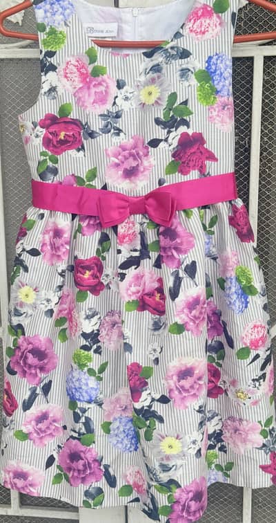 Girls fancy dresses 7-8yrs