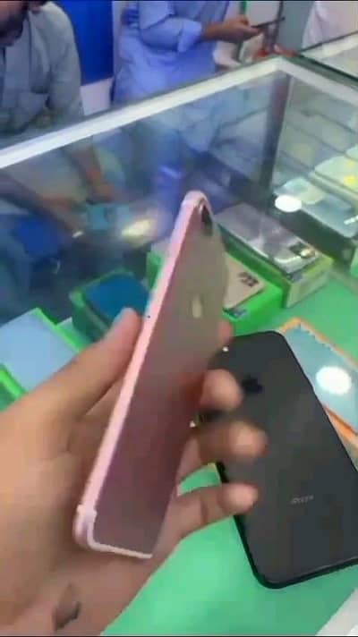 iPhone 7 plus 128gb PTA approved my WhatsApp number03314372136