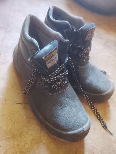 Boots for sale  in cheapest price