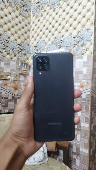 Samsung A12