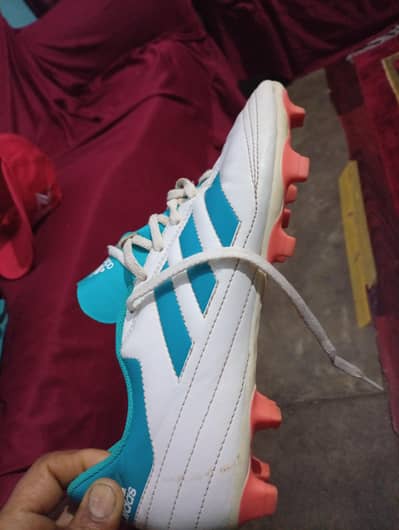 football shoes for kids and younger guys age from 8 years to 25 years.