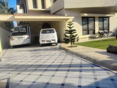 Defence 500 Yards Bungalow For Rent