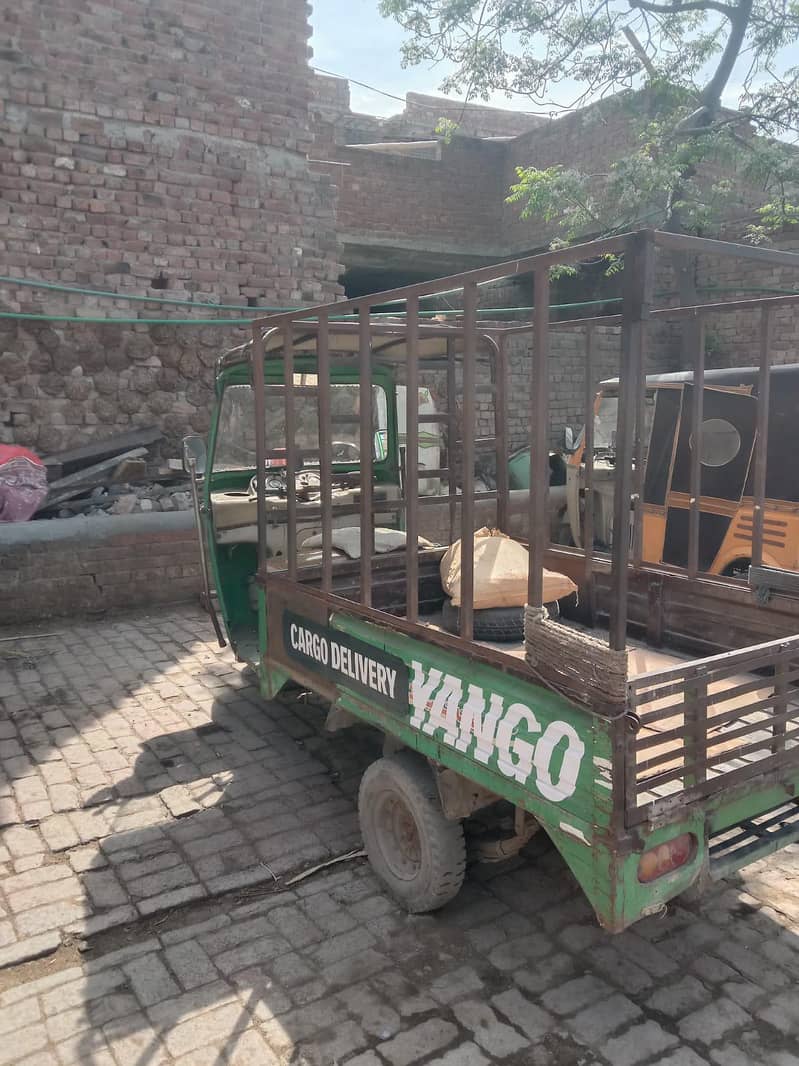 loader rickshaw 1