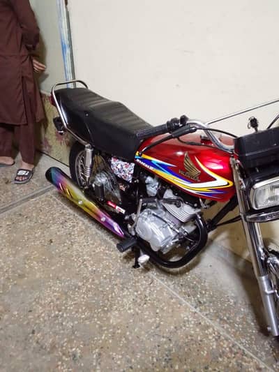 125 bike 10/10 condition if you want the bike please contact me