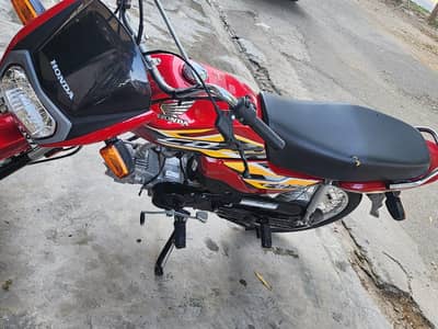 Honda cd70 Dream like brand new condition for sale in valencia