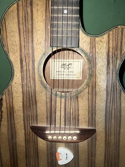 Selling my semi acoustic guitar COA7