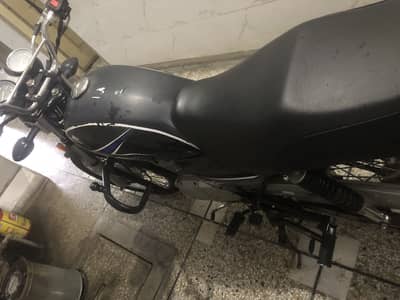 Suzuki GS 150 2019