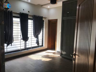 OUTCLASS 10 MARLA UPPER PORTION FOR RENT IN DHA RAHBER PHASE 11