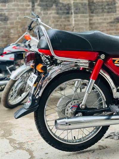 Honda cd 70 2024/25 model all ok bike ha koy musla ni ha