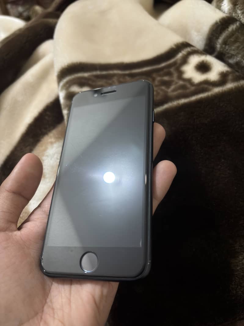 iPhone SE 2022 1