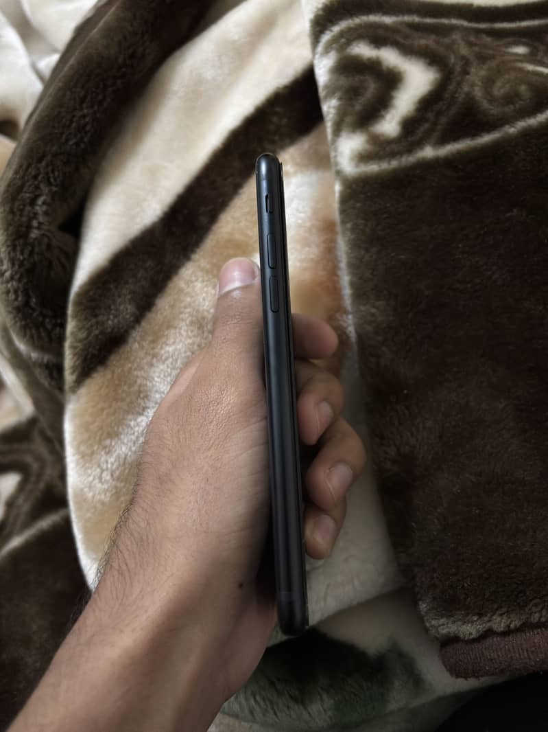 iPhone SE 2022 2