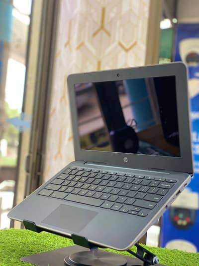 hp Chromebook G7 4/32 GB SSD touch screen 2029+