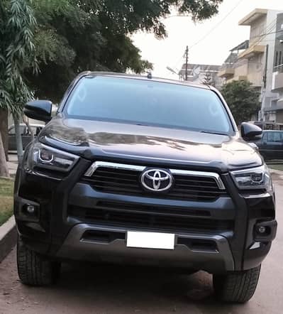 Toyota Hilux Revo Rocco Full option