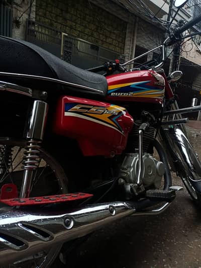 honda CG 125 in lush condition