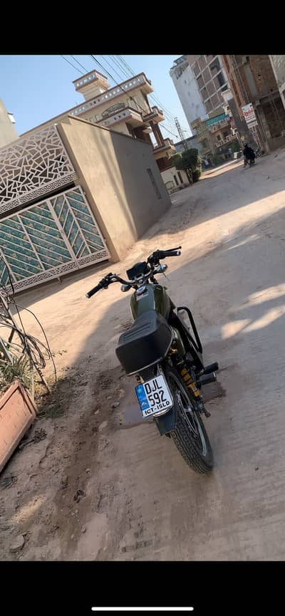 Electric cafe racer 125