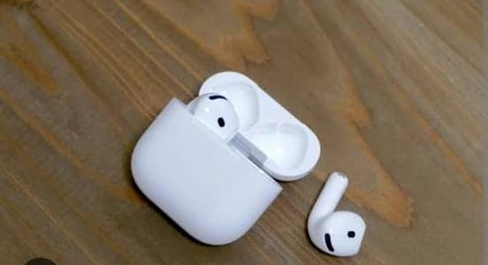 BRAND NEW EARPHONE