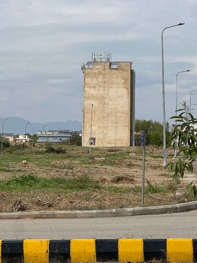 5.33 marla commercial plot in main commercial