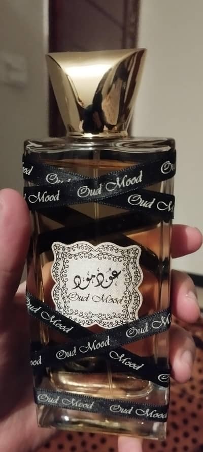selling oud wood by lattafa