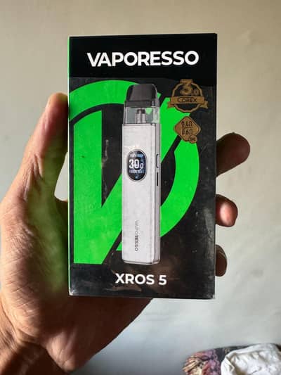 vaporesso xros 5 white color 1500mah long battery backup pod