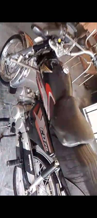 Honda 70 cc black for sale contact 03005328268