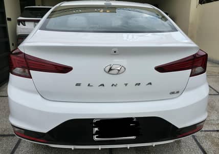 Hyundai Elantra GLS White 2022