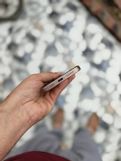 IPhone 16 pro max Jv