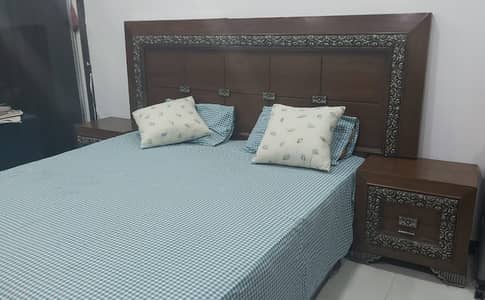 Big queen size bed set for sale
