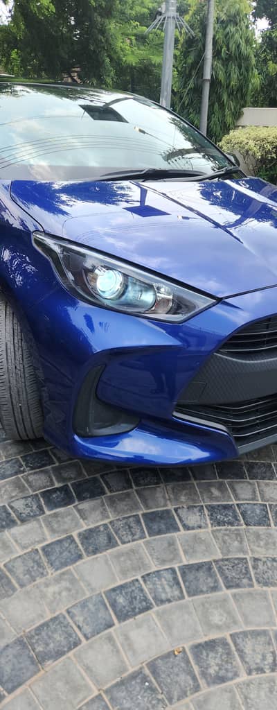 TOYOTA YARIS HATCHBACK 1.0 TWO TONE