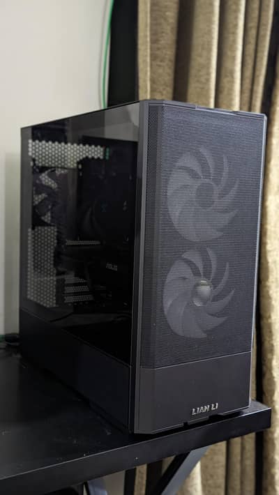 Lian li x670e Asus tuf Ryen 9600x 32gb Rx 9060 xt 16gb Asus gaming pc