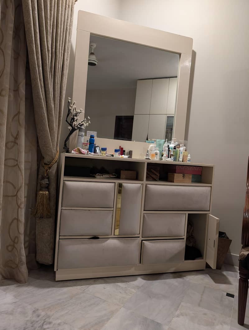 Dressing table 1