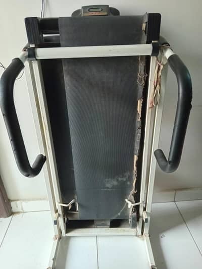 Manual Treadmill for Sale – Good Condition  Description: