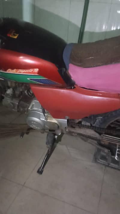 chaina bike hai 1 rupa ka kam nhi hona wala jisna lina hai rabta kara