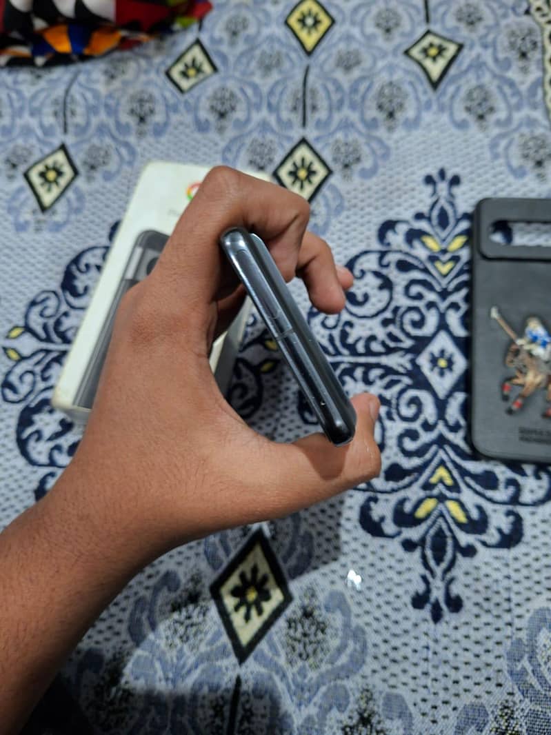 Google pixel 8 pro 1