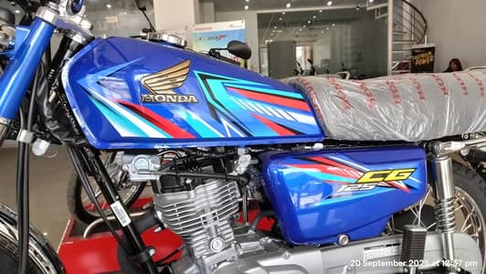 Honda CG125 in blue color