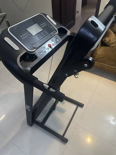 Brand New Condition ZTX Treadmill by ZERO for Sale