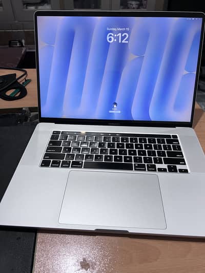Macbook pro 2019 32 RAM 512SSD 16 inch in good configuration