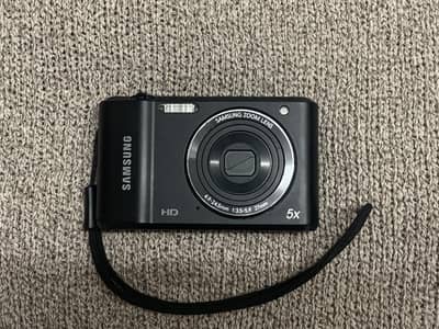 Samsung ES90 Digital Camera – Good Condition (Needs Battery)