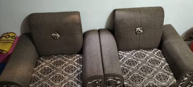 Used of one year one three seater and two single seater sofa full set