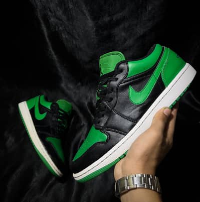 Jordan 1 low lucky green