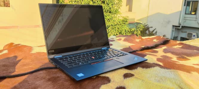 lenovo yoga x390 i5 8th 16gb ram 256gb ssd