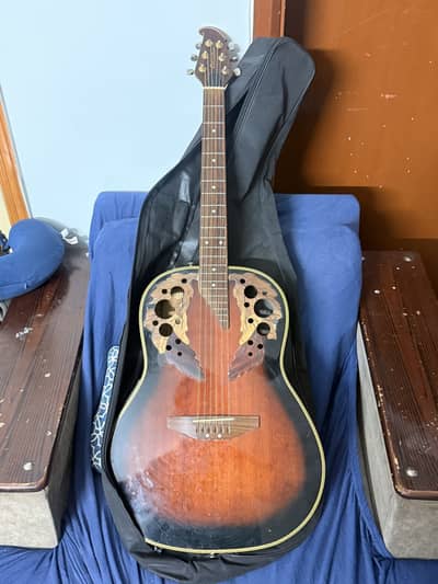 beautiful and professional guitar in good condition