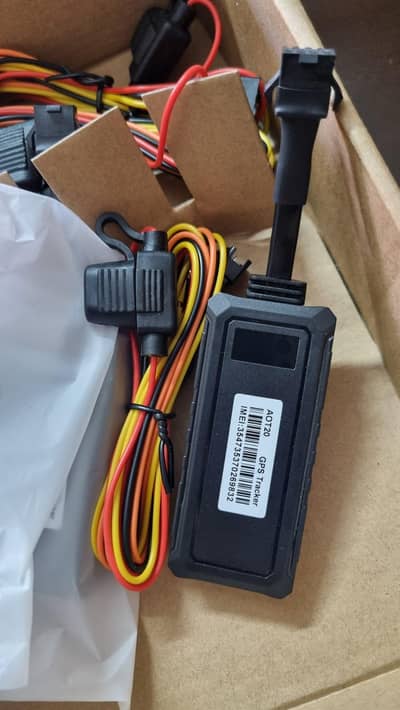 GPS TRACKER AVAILABLE FOR CAR AND BIKE