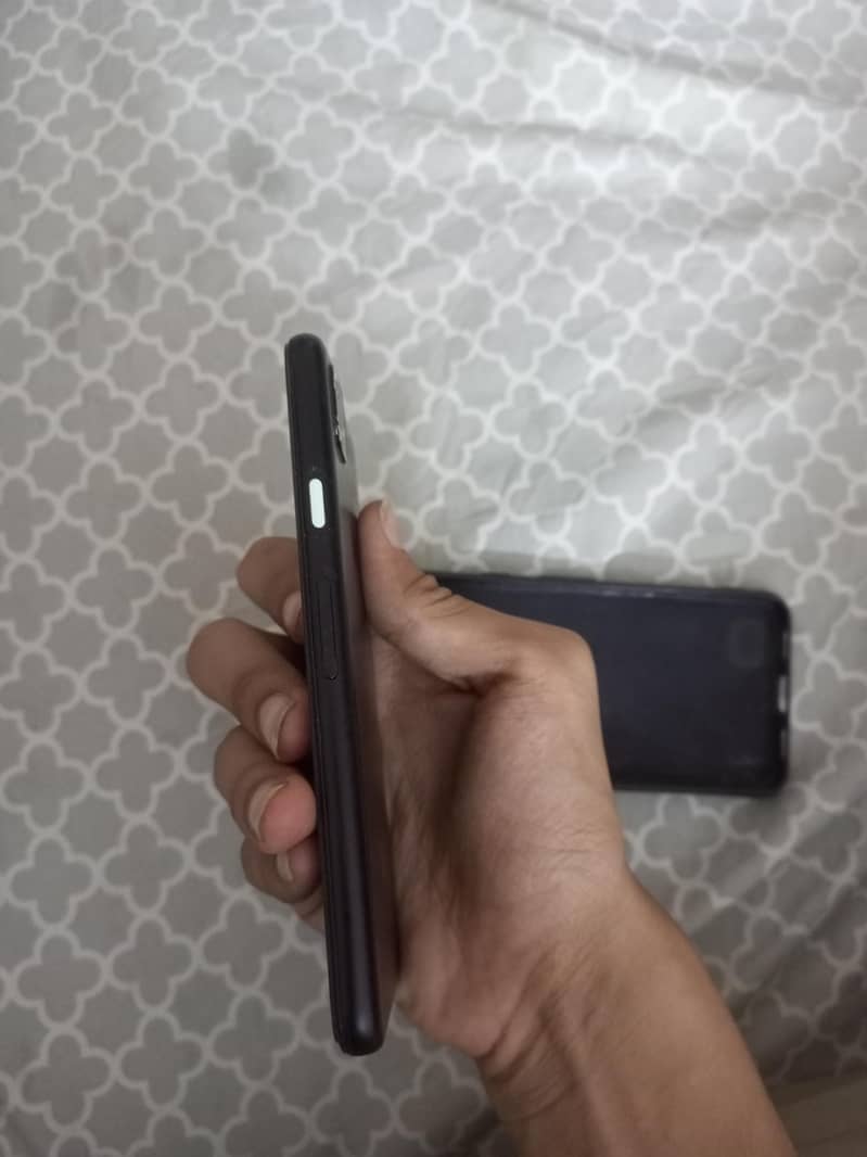Google pixel 4a 4