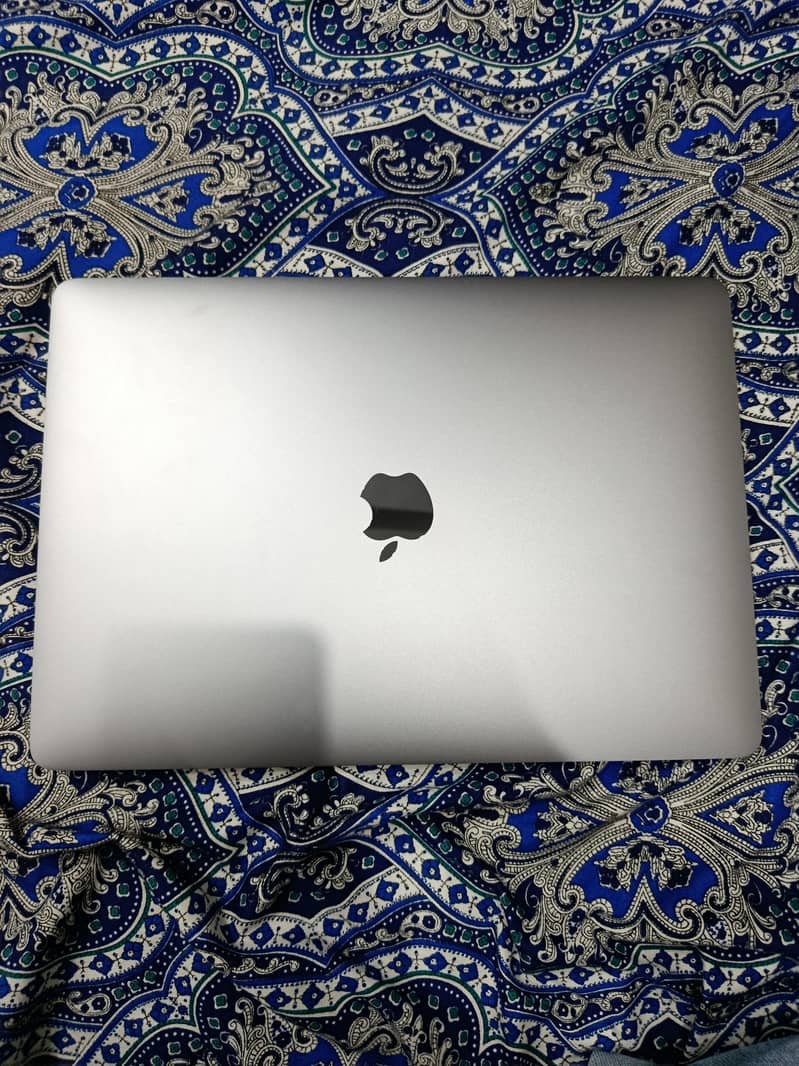 Macbook pro 0