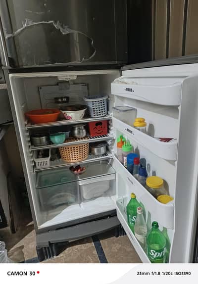 frige for sale good condition jambo size with out steplizer