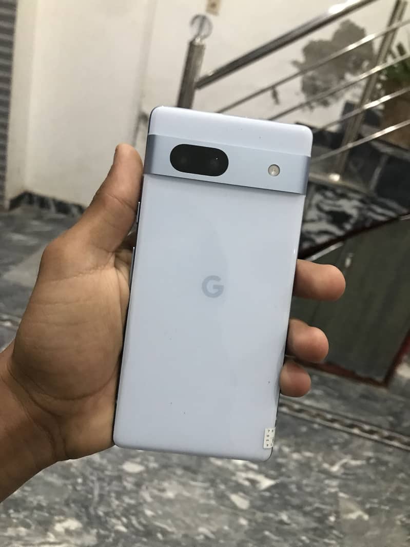 Google pixel 7A 4